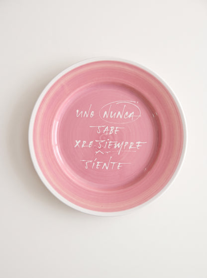 Plato "Uno Nunca Sabe Pero Siempre Siente" Collab CR